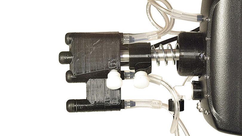 Мундштук с четырьмя отверстиями